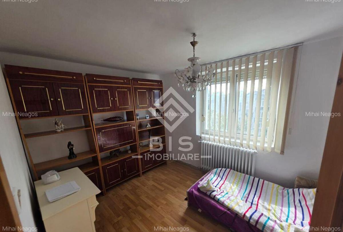 Apartament 2 camere - zona Decebal - 1