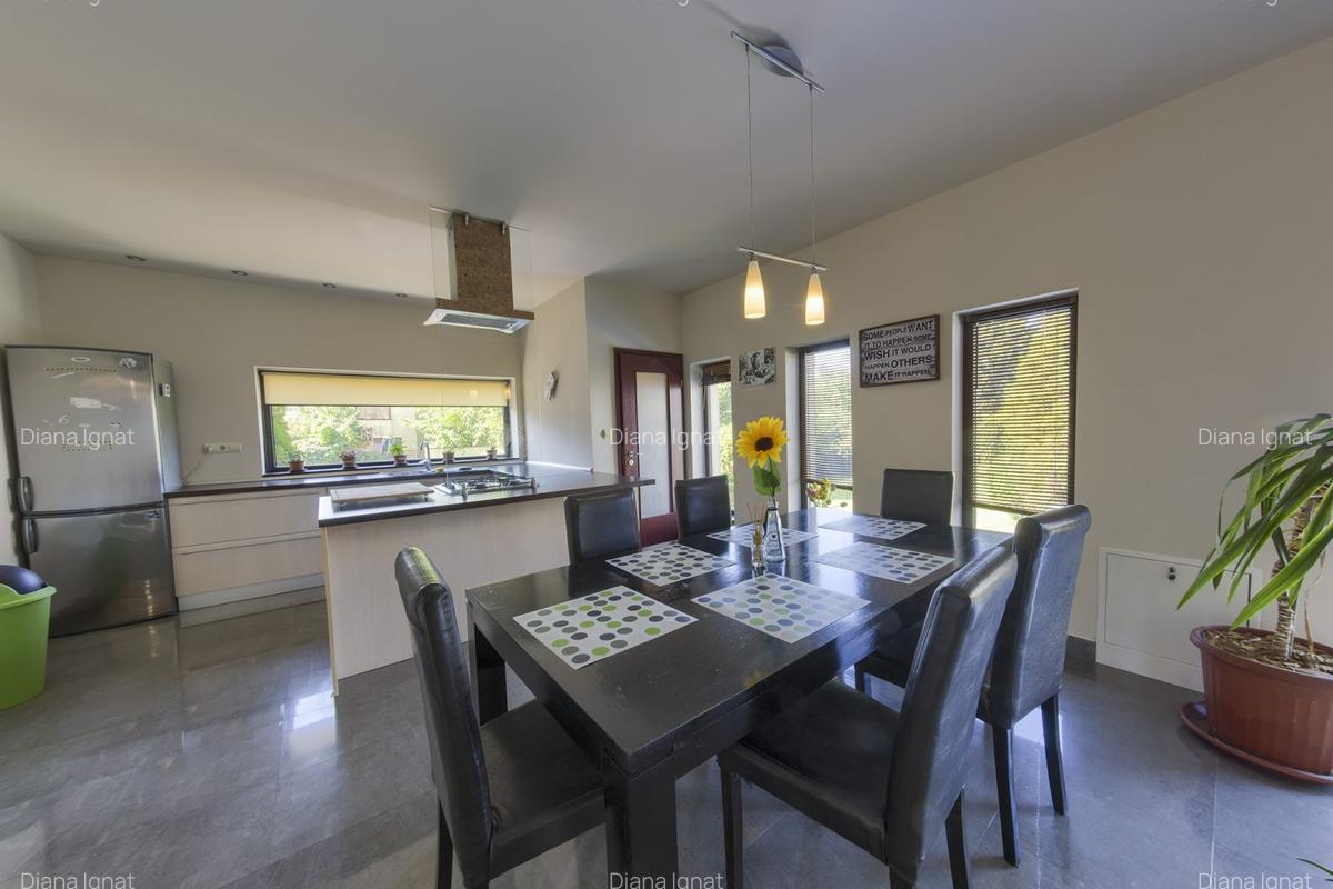 Vilă individuală stil mediteranean, cu piscină, grădină frumoasă, 3 dormitoare - 3