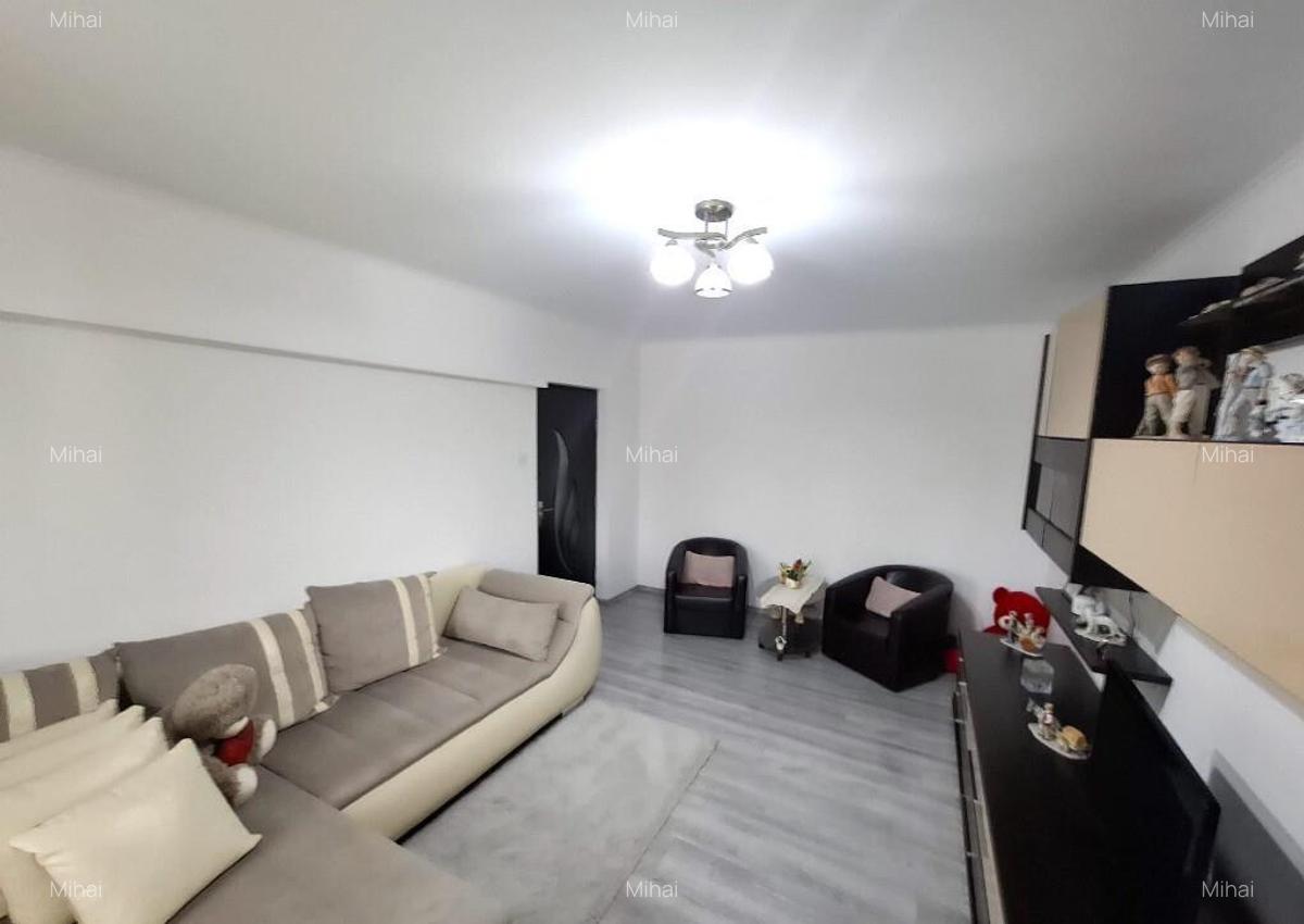 Apartament 3 camere ,zona doi stejari - 3