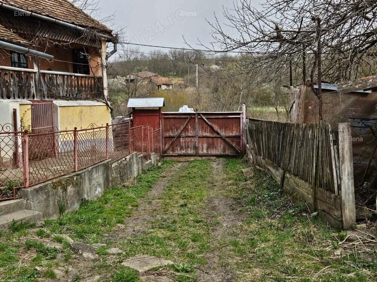 Casa de vanzare la tara - 7