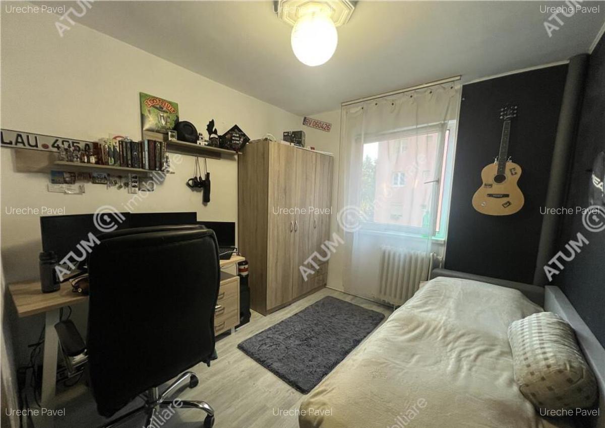 Apartament cu 3 camere decomandate si balcon etaj 2 zona Vas - 3