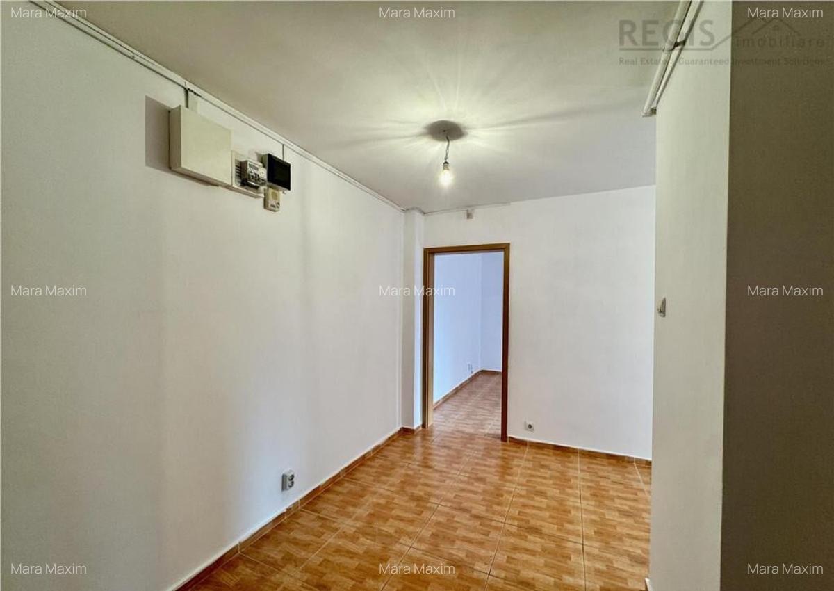 Spatiu comercial de inchiriat cu vitrina si - 5