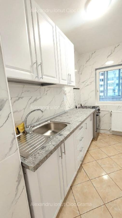 Garsoniera Mihai Bravu luminoasa vedere stradala - 9