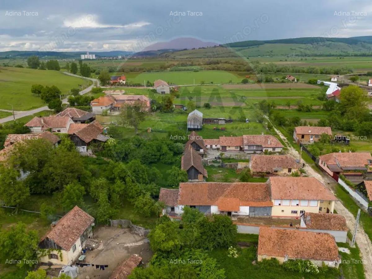 Casa spatioasa cu anexe si gradina in localitatea Ungra/Brasov - 16