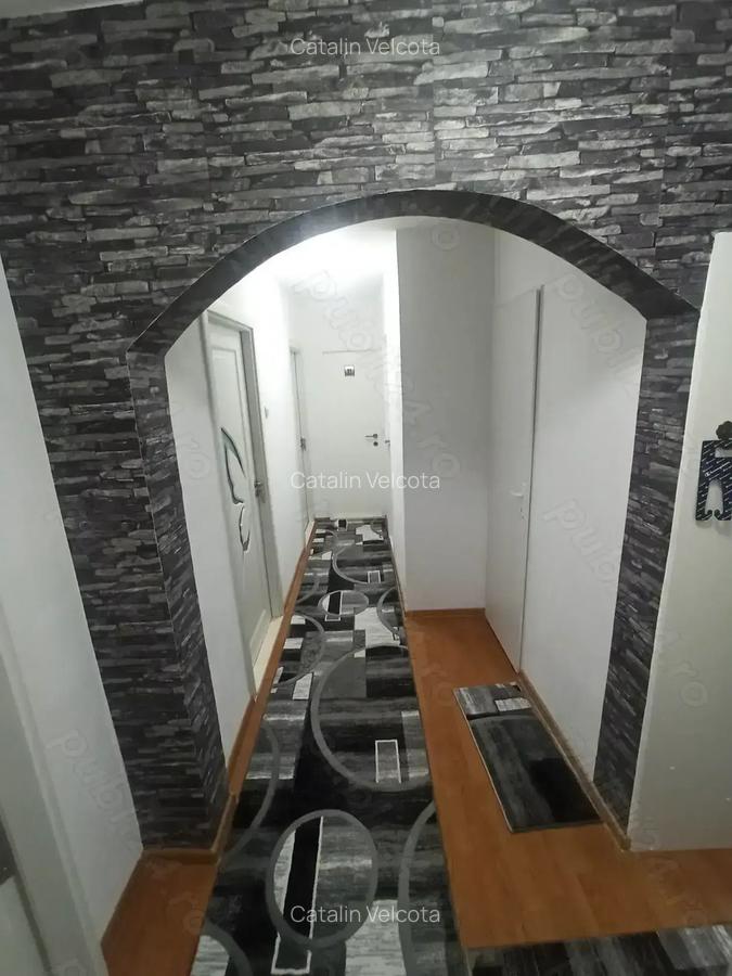 Apartament decomandat de vanzare etaj 1, 3 camere Re?i?a.Calea Timi?oarei. - 3