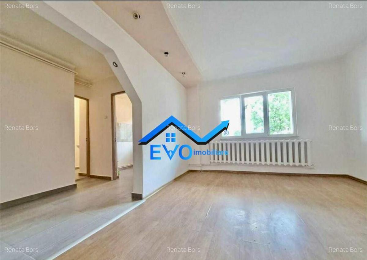 Apartament o camera, de , decomandat, cu boxa, renovat, Frum - 4