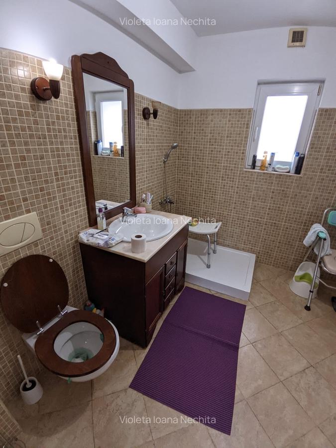 Casă cu etaj de vânzare, 5 camere, 2 băi, Dâmbu Rotund zona strada Livezeni - 26
