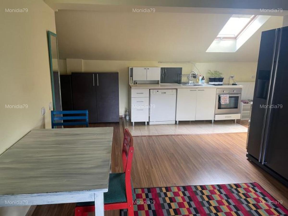 Închiriez apartament 3 camere în Florești - 2