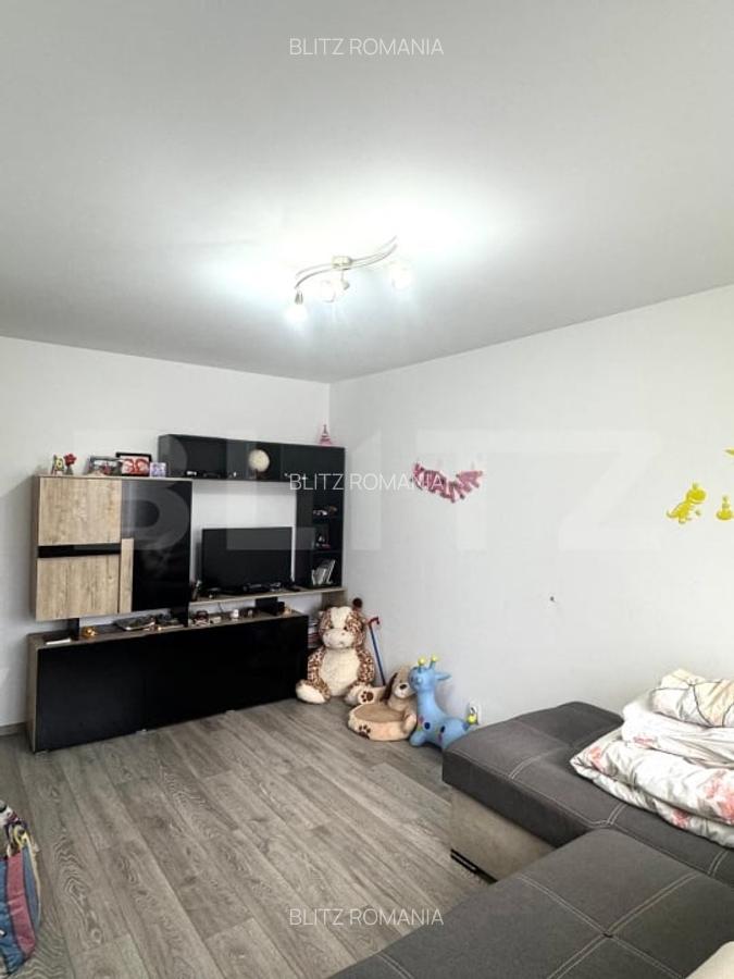 Apartament de vanzare, cu 3 camere decomandat, 65 mp, zona Astra - 2