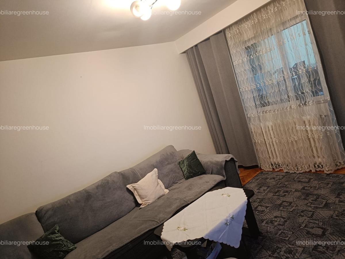 Apartament 4  camere, decomandat,zona Miorita - 8