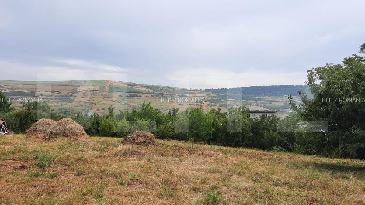 Teren intravilan construibil 2000 mp, Valea Chintaului, curti constructii! - 2