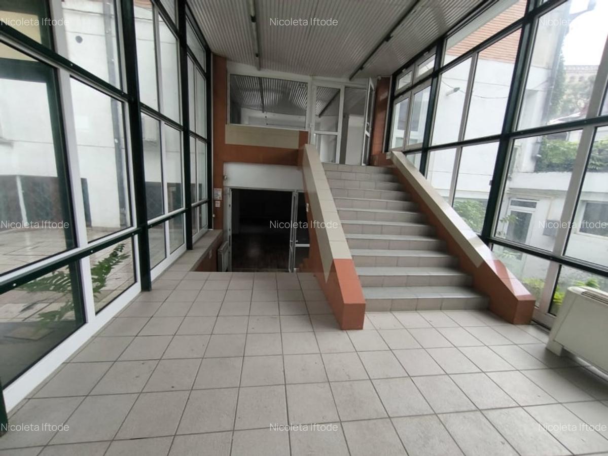 Ultracentral -spatiu comercial cu parcare pentru activitati diverse - 16 Ultracentral -spatiu comercial cu parcare pentru activitati diverse - 16