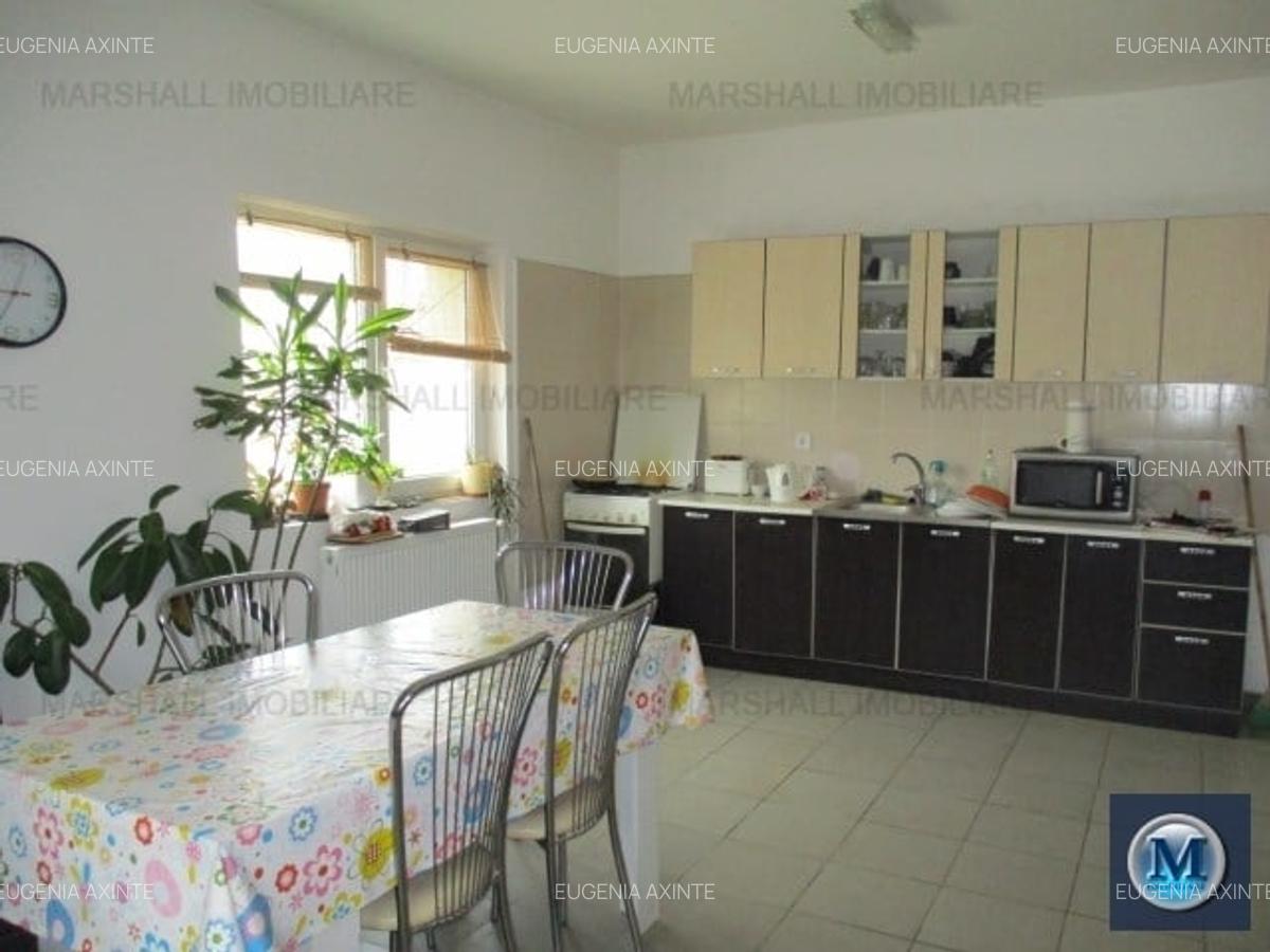 Casă cu 6 camere în Central - 14