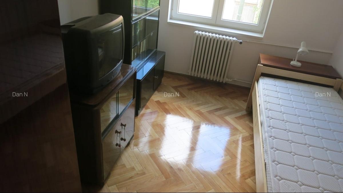 Apartament cu 3 camere semidecomandat în Central - 9