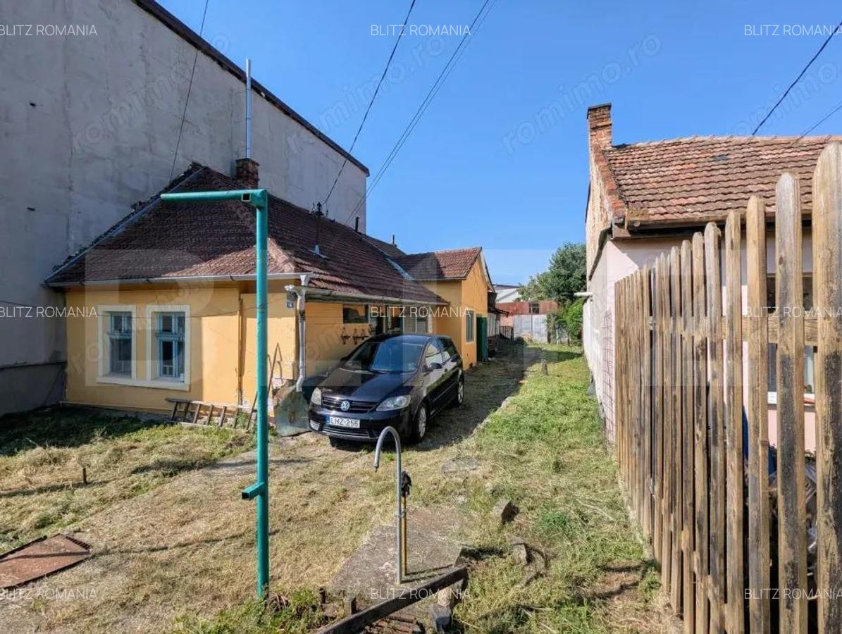 Investi?ie, Casa demolabila, teren 400 mp, front 11 m, Mara?ti - 2