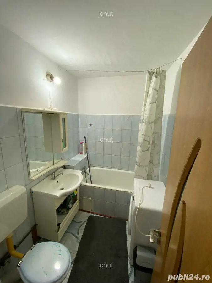 Vand apartament 2 camere decomandat - 2