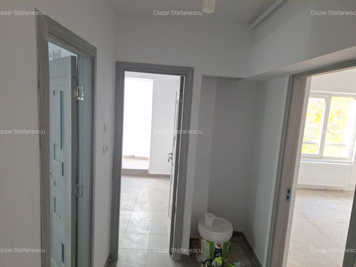 VANZARE GARSONIERA - 2