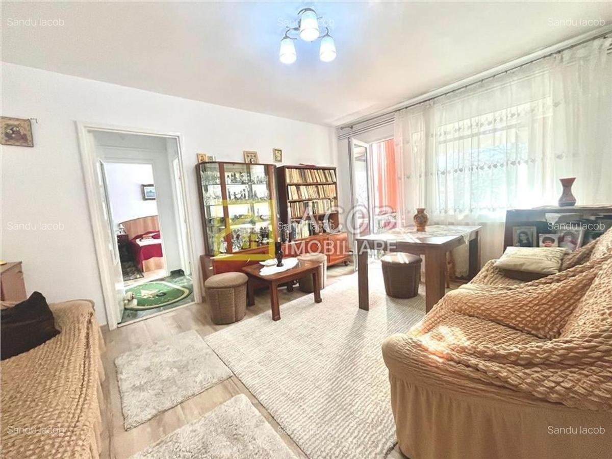 Apartament cu doua camere semidecomandate, zona Aviatori, Bacau - 4