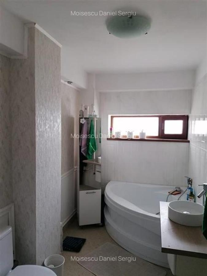 Apartament 2 camere,  bloc nou, decomandat, et. 3 zona Soarelui - 3