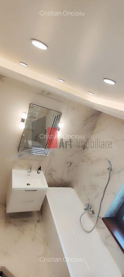 Apartament cu 3 camere semidecomandat în P-ța Victoriei - 2