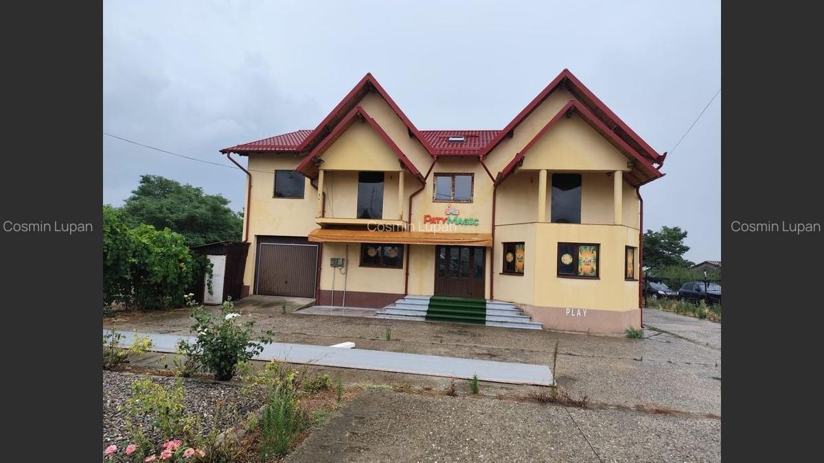 Spatiu parter de inchiriat  in Baicoi - 13