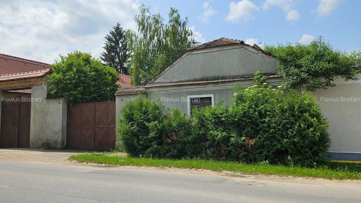 Cristian aproape de Primarie casa saseasca teren 1400 mp - 1