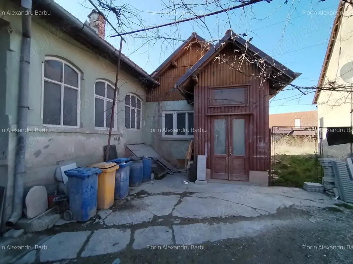 Casa tradi?ionala cu 2 corpuri, grajd, ?ura ?i 1200 mp teren Lisa, Bra?ov ideal turism rural - 5