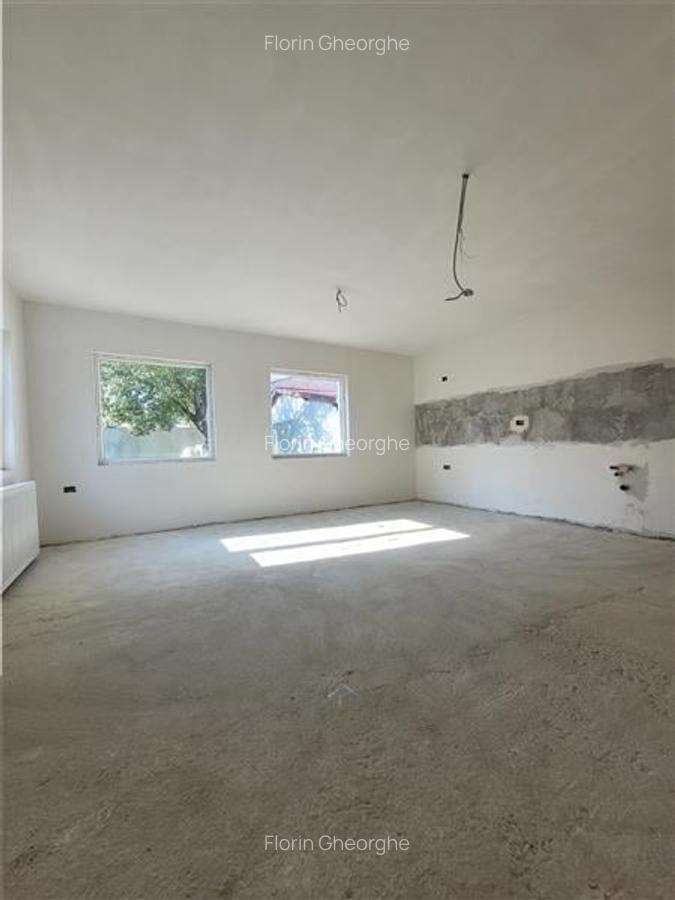 Oferta Unica - Casa La Alb si Teren de 300 mp, proprietate - Navodari, 85000 eur - 2