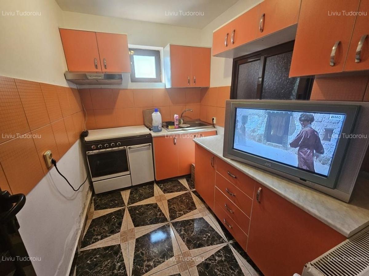 Casă de vânzare în Golești – locație excelentă lângă muzeu - 4