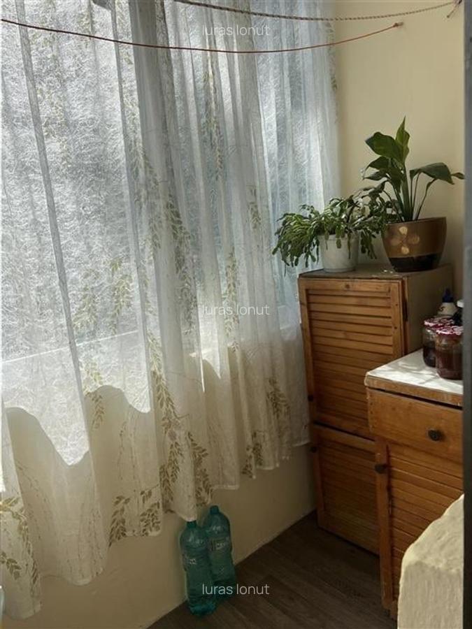 Apartament cu 2 camere semidecomandat în Valenta - 8