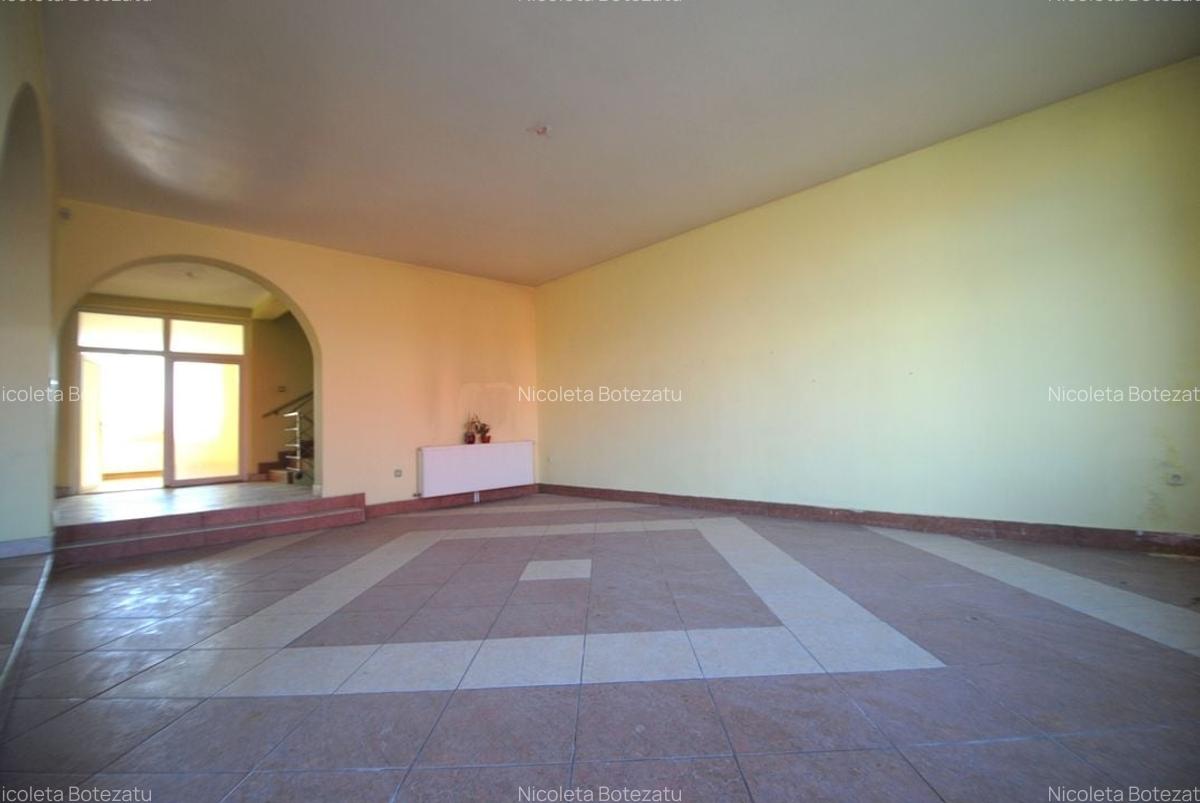 Casa cu o arhitectura deosebita si teren generos in zona Mehala - 4