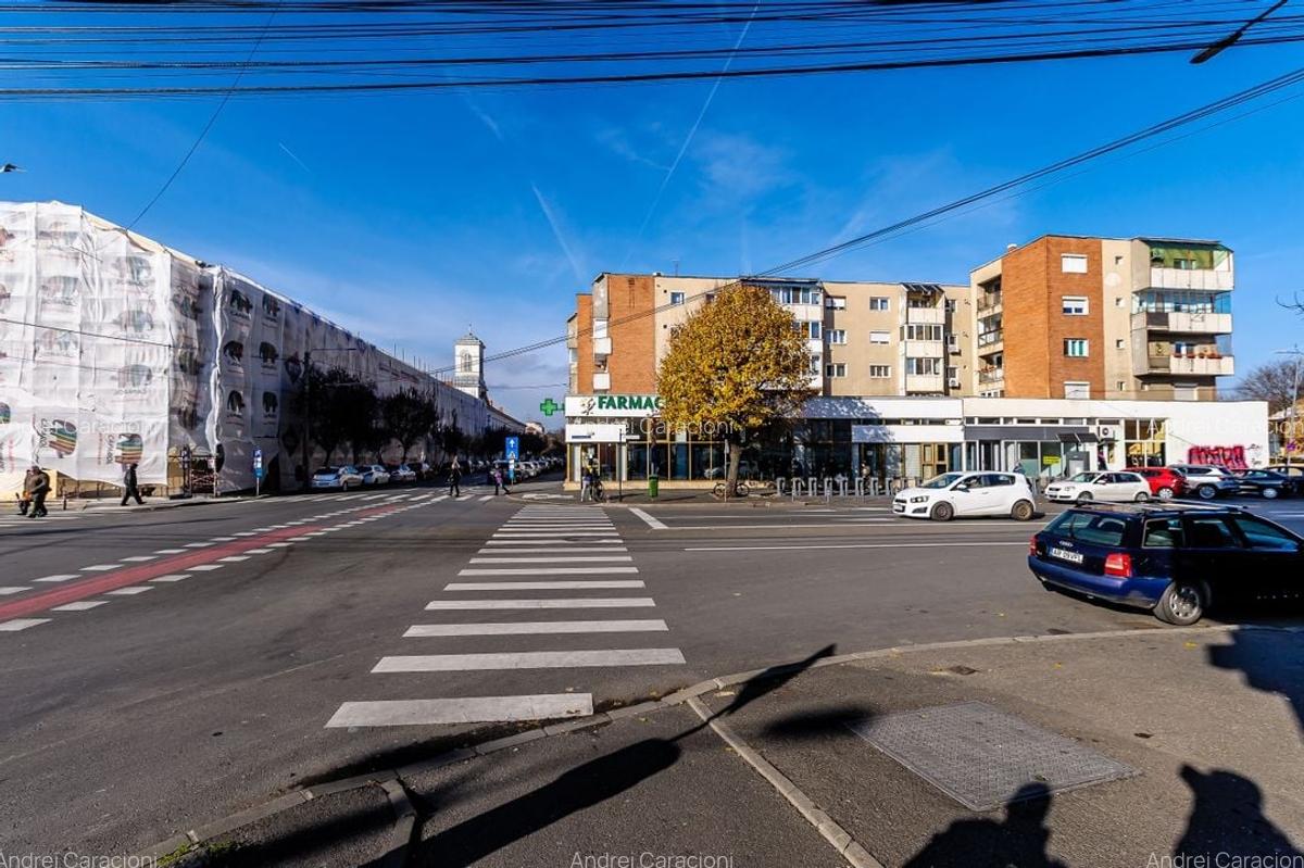 Apartament 2 Camere, Etajul 1, Piața Mihai Viteazul, Arad - 1