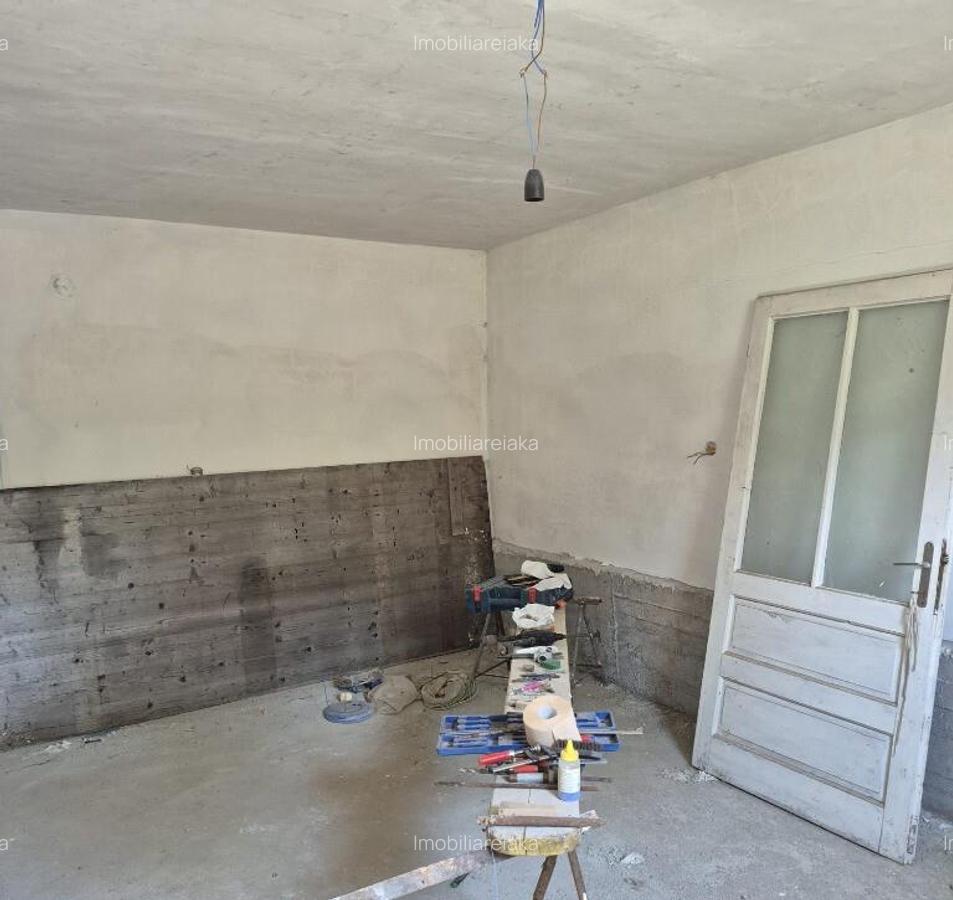 Coas, casa la rosu - 5