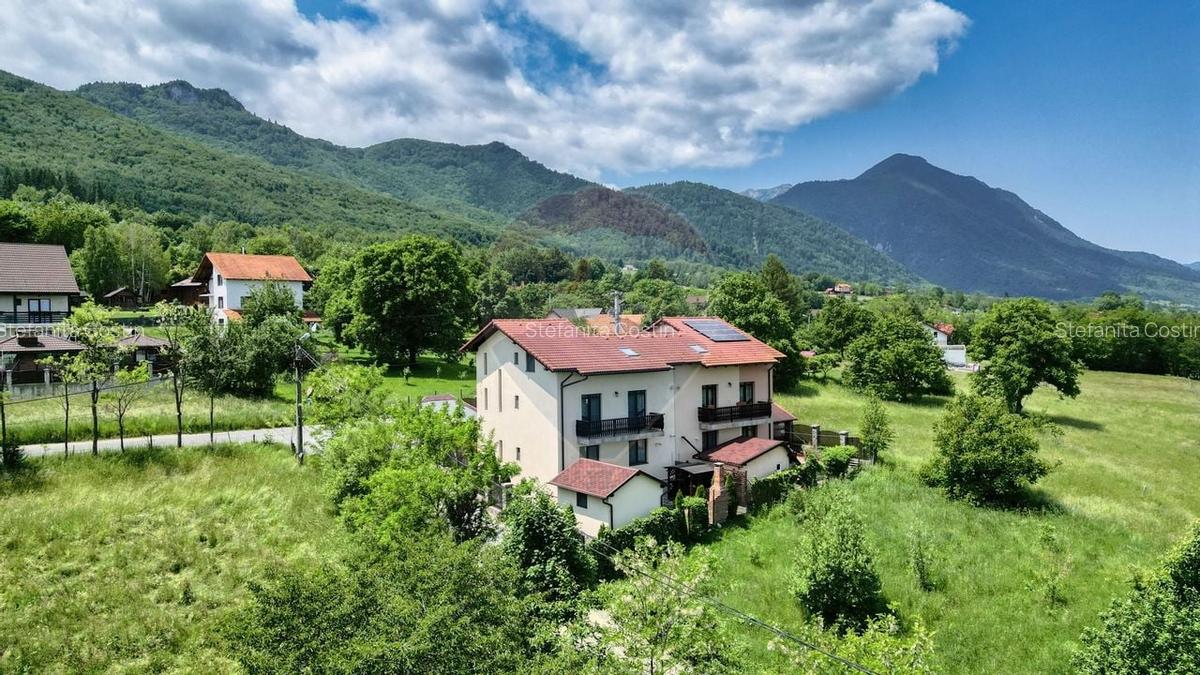 Casa / Vila cu 7 camere de vanzare in zona Tohanita 0% Comision - 2