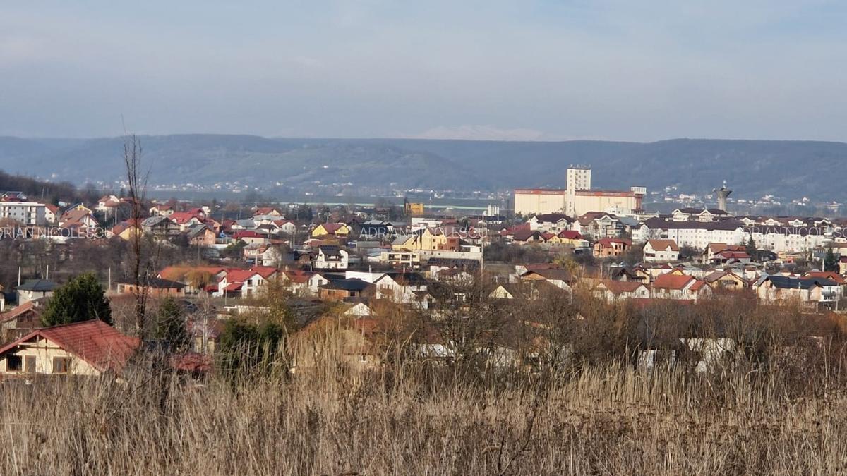 TEREN CONSTRUIBIL POZITIE EXCELENTA - 1