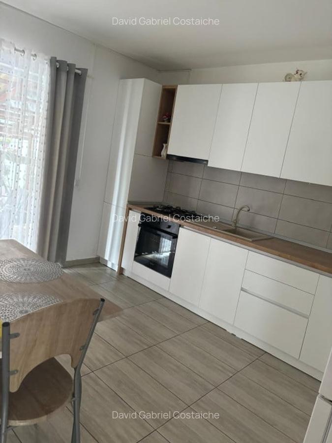 Casa cu 5 Camere in Dezmir - 8