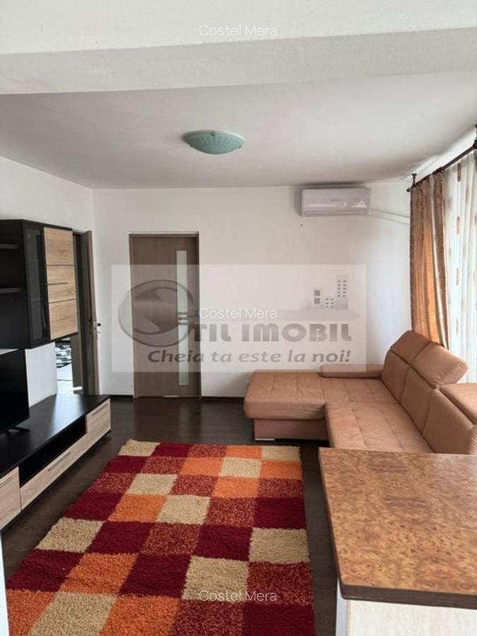 Apartament cu 3 camere semidecomandat, mobilat în Central - 1