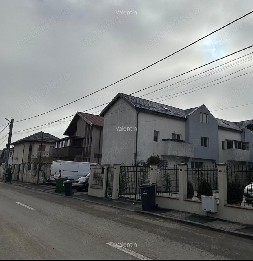 Casa tip triplex P+E+M, casa 1 din 3 (cu iesire la strada) - proprietar - 1