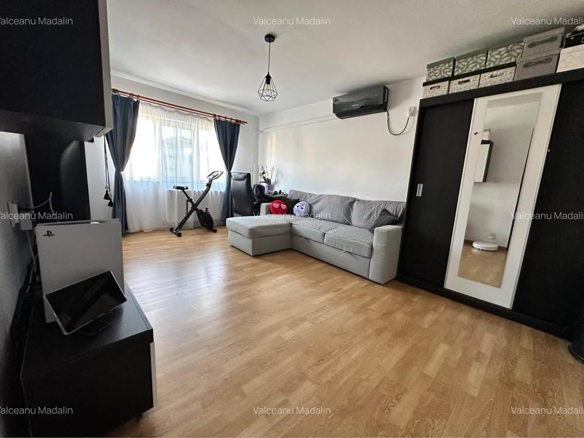 360 Grade Imobiliare ofera spre vanzare un apartament cu 2 camere, Soarelui - 1