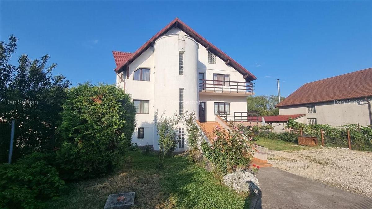 Vila de 8 camere zona centrala Stupini Brasov - 2