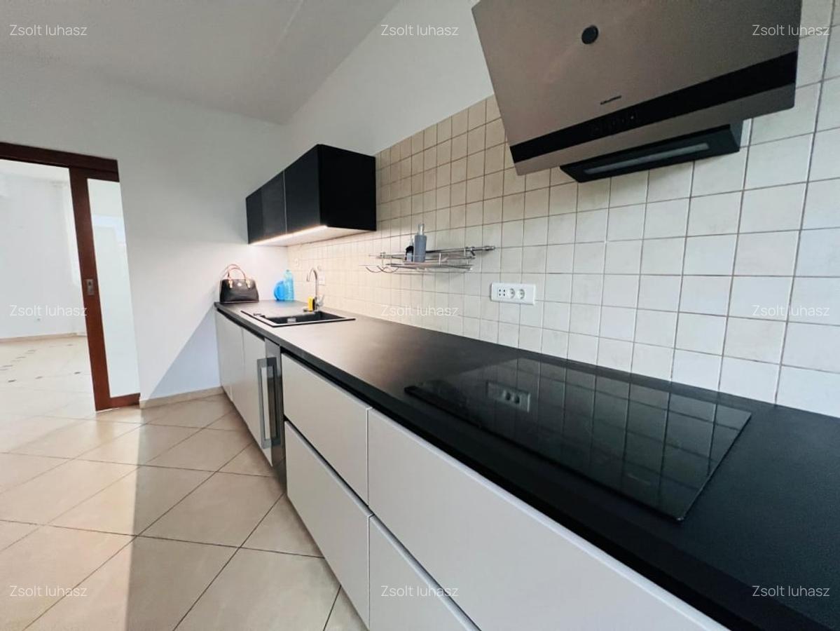 Casa de inchiriat cu sauna si piscina in complexul  Gradinile Soarelui - 2