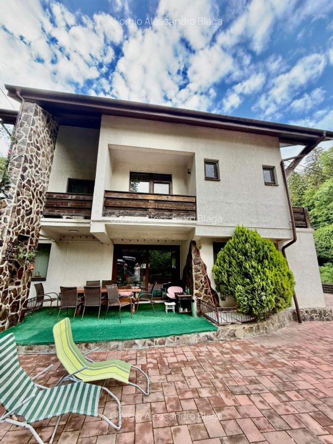 Casa de vacanta sau pensiune | Batca Doamnei | Teren in natura - 13