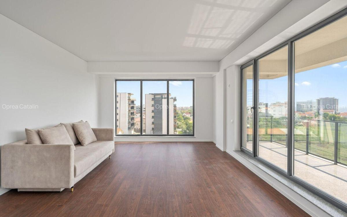 Penthouse 5 cam cu view superb spre lac ?i mare in Mamaia Nord - 2