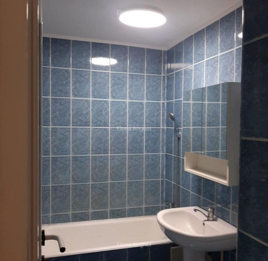 Apartament cu 3 camere decomandat în Apărătorii Patriei - 9