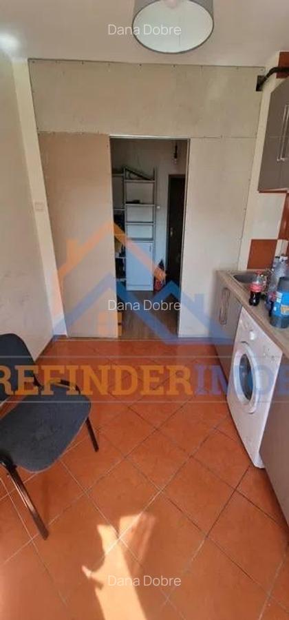 Apartament cu 2 camere decomandat în Rahova - 3