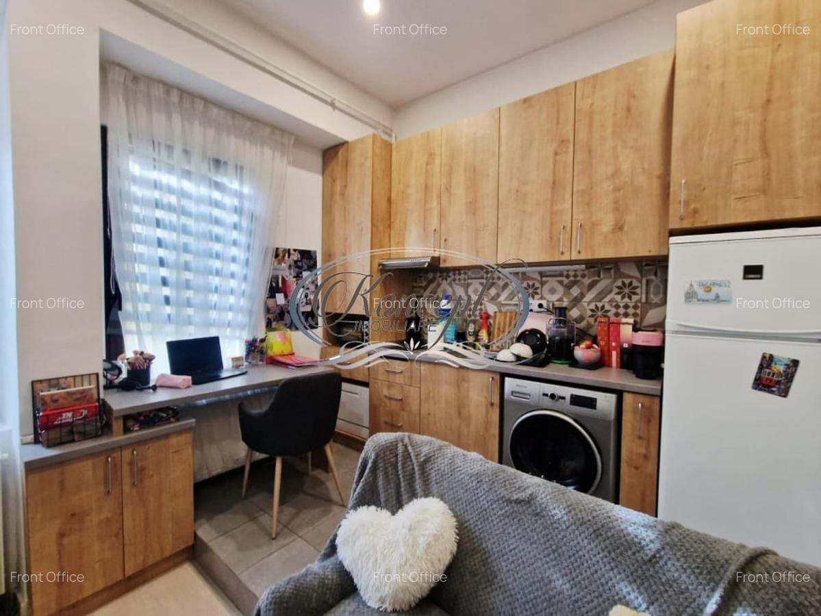 Investitie ideala: casa cu 2 unitati locative si curte, str. Horea - 9