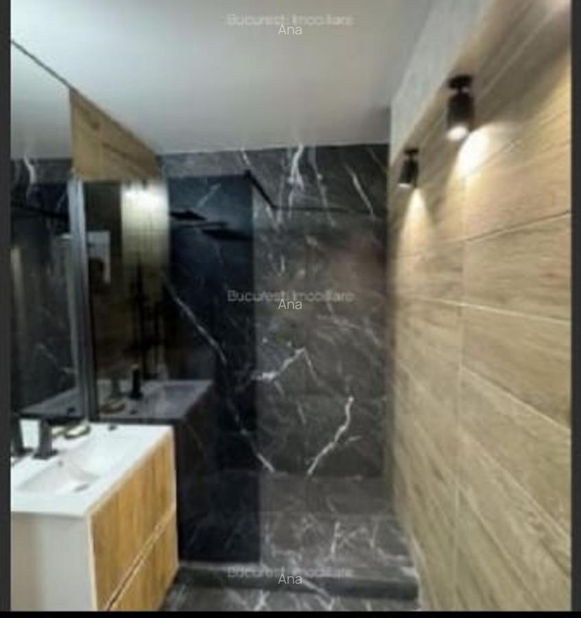 Stefan cel Mare metrou,bl.reabilitat,4/9,balcon mare, - 3