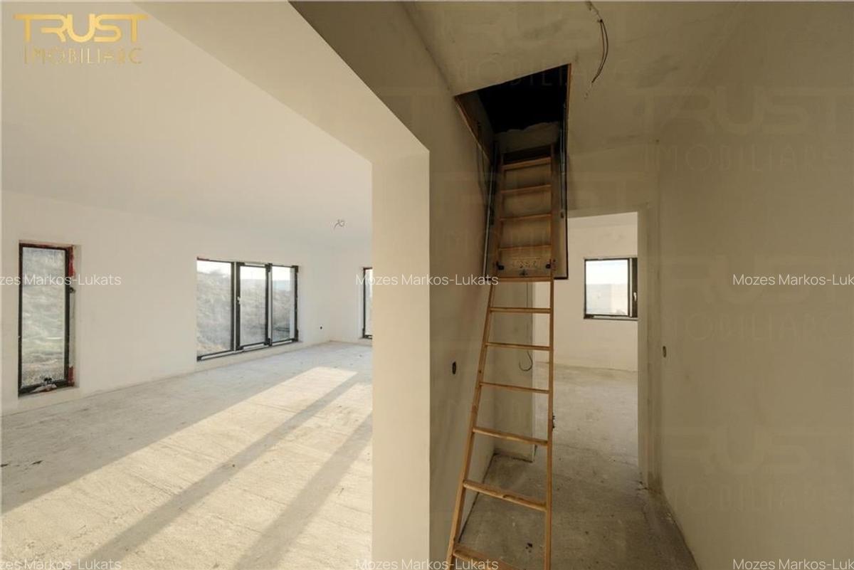 Casă cu 5 camere în Chinteni - 15