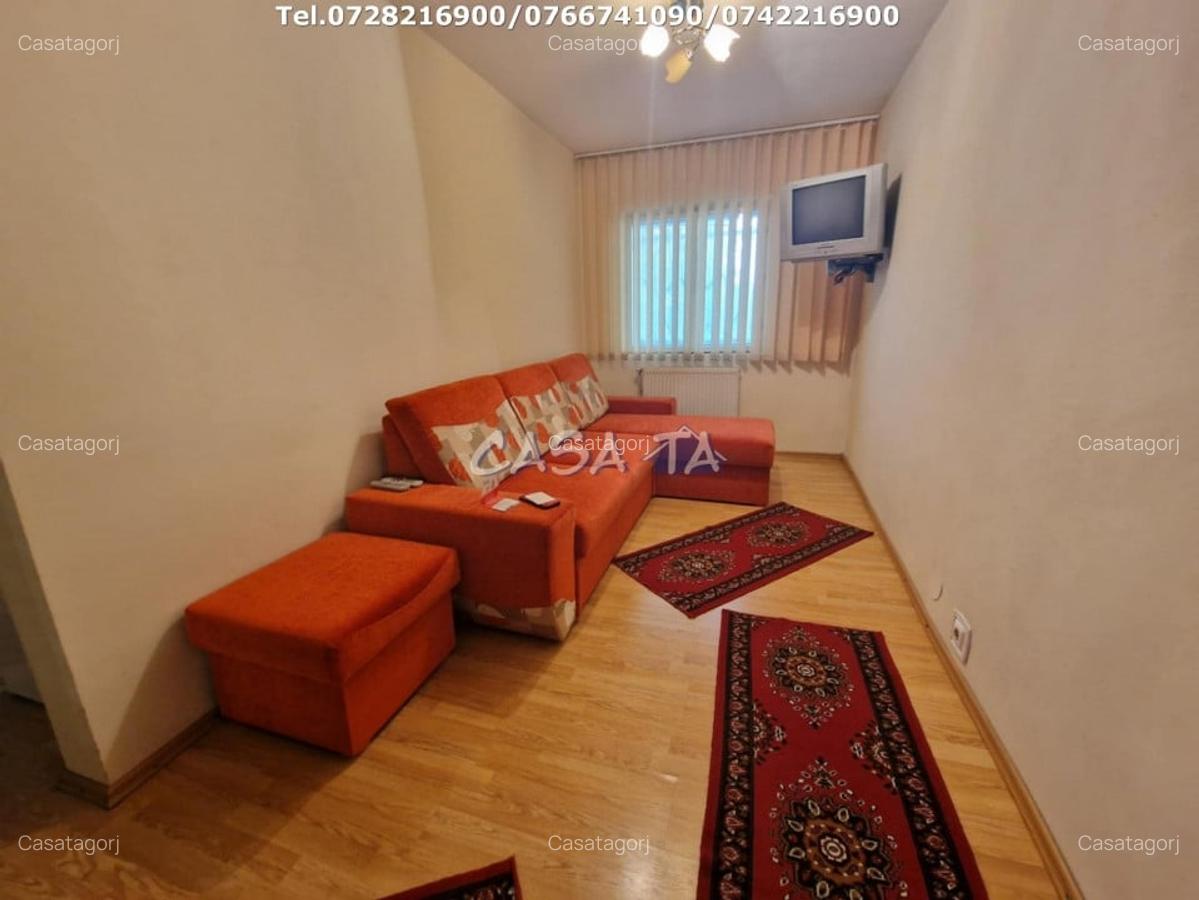 Apartament 4 camere, situat in Targu Jiu, Str. 22 Decembrie 1989 - 1