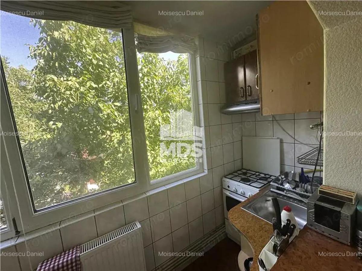 Mobilat #537;i utilat cu 2 balcoane, modificat in 3 camere, aproape de Pia #539; #259; Verde - 6